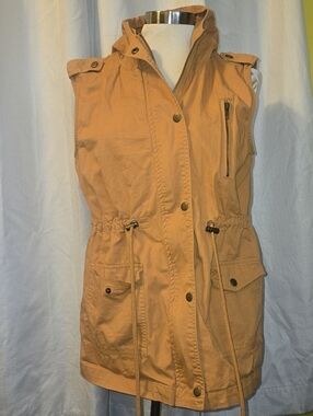 Zenana Outfitters Sleeveless Utility Vest in Camel Tan
